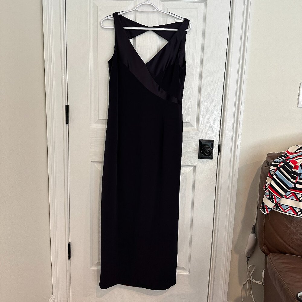 Tahari Navy blue long lined Formal gown size 12 ..52 1/2 inches long